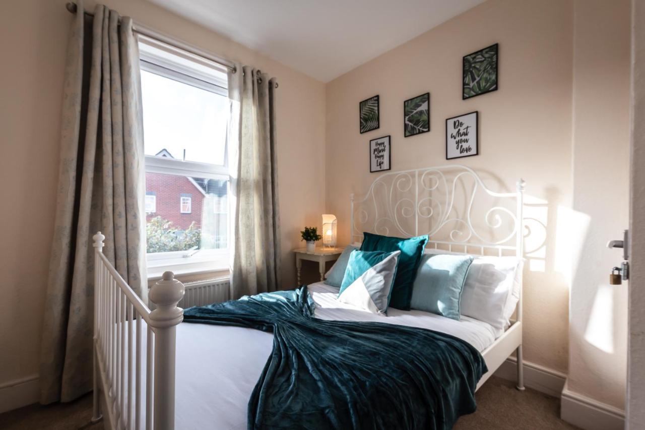 3-Bedroom House L Fast Wi-Fi L Garden L Newly Decorated L Close To Shops And Restaurants Bournemouth Kültér fotó