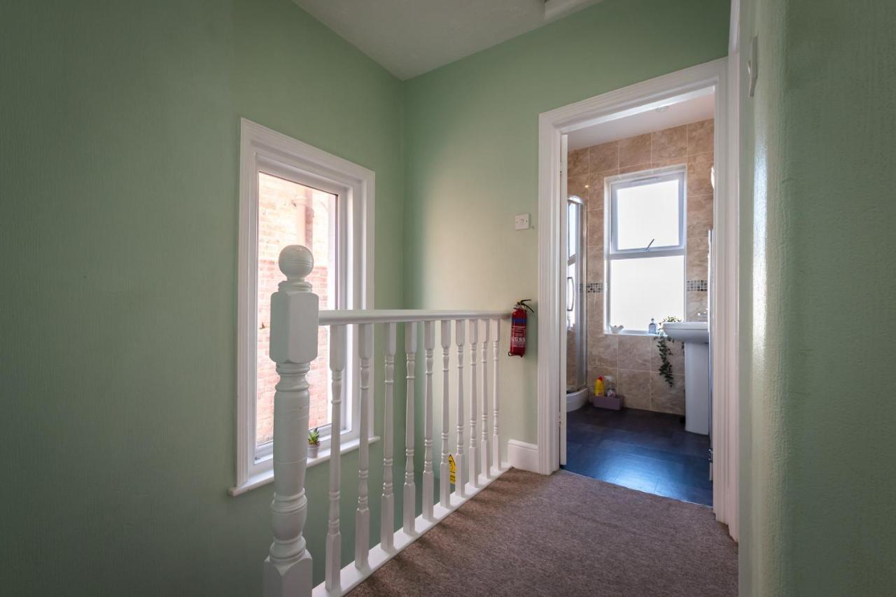 3-Bedroom House L Fast Wi-Fi L Garden L Newly Decorated L Close To Shops And Restaurants Bournemouth Kültér fotó