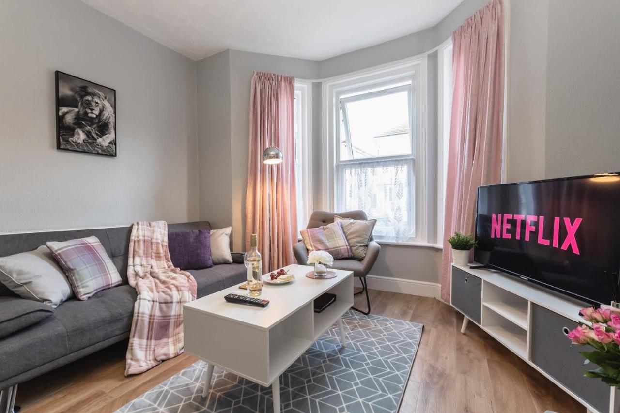 3-Bedroom House L Fast Wi-Fi L Garden L Newly Decorated L Close To Shops And Restaurants Bournemouth Kültér fotó